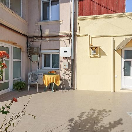 Stone Gate Apartment #3 Бухарест Экстерьер фото